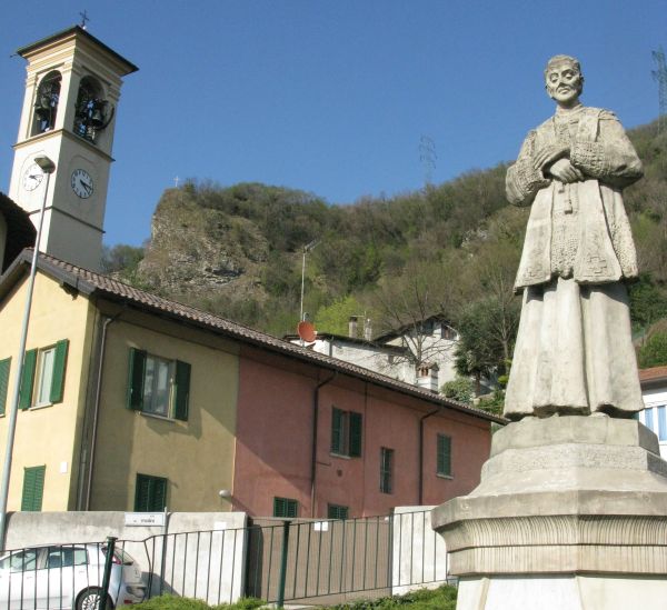 statua_e_canonica.JPG (60 KB)