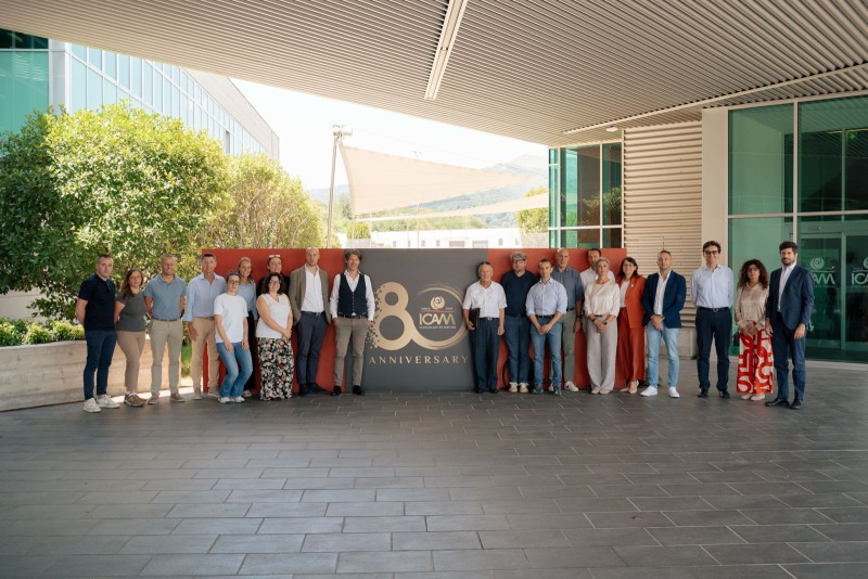 Gruppo.jpeg (126 KB)