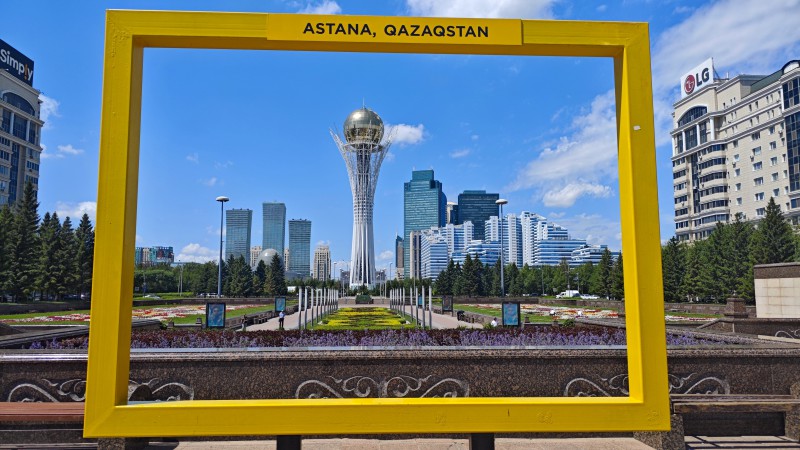 astana1.jpg (112 KB)