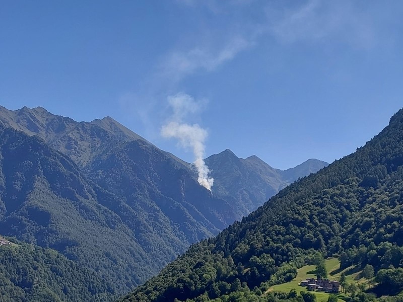 incendiocaprecolo27luglio2.jpg (107 KB)