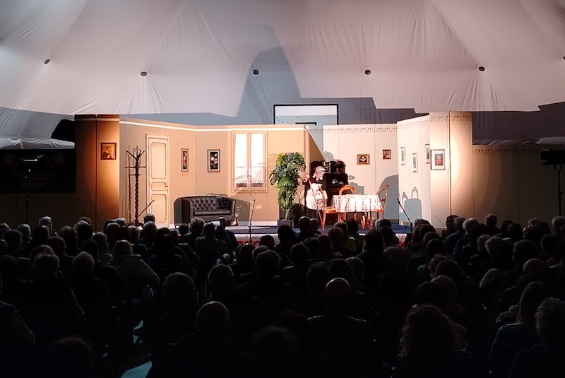 Civate_teatro_Teca9.jpg (106 KB)