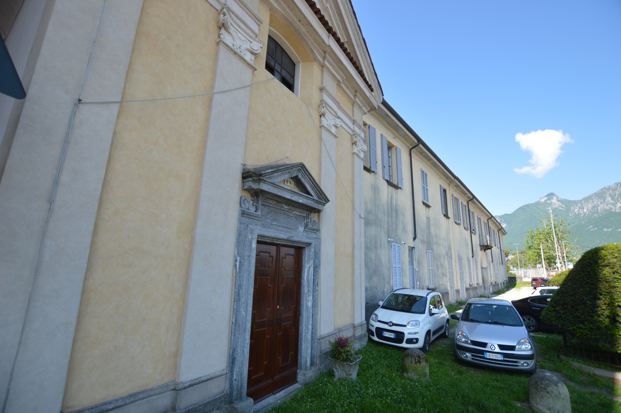 Oratorio_e_Palzzo.JPG (400 KB)