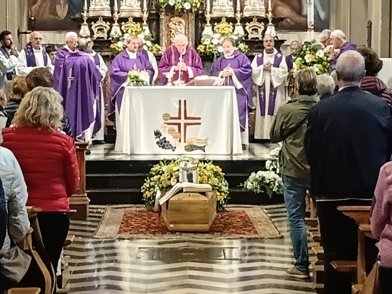 funeralidonettore.jpg (147 KB)