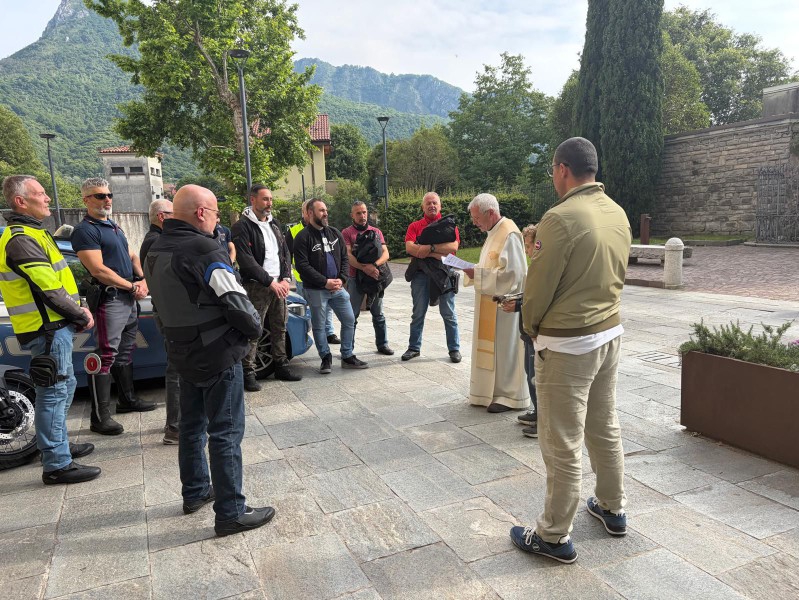 motoclubpolizia2.jpg (298 KB)