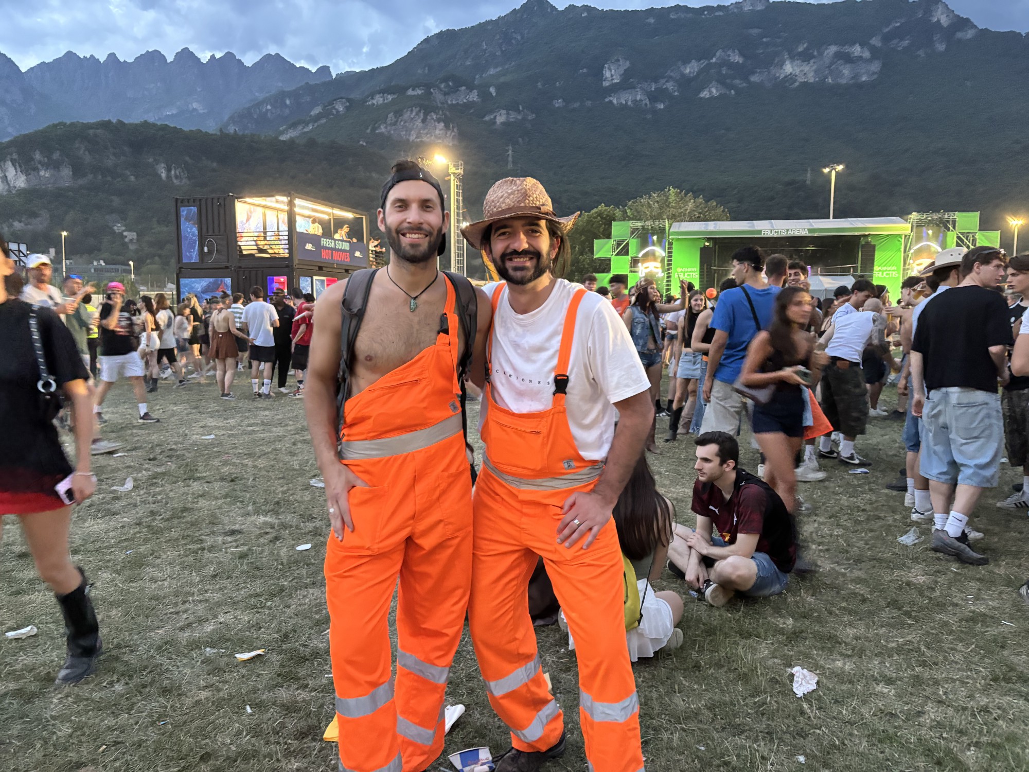 namelessvestiti__12_.jpeg (733 KB)