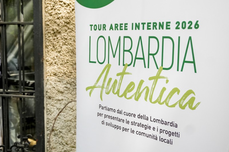 totem-Lombardia-Autentica.jpg (84 KB)