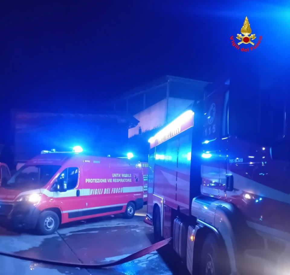 ColicoIncendioAzienda2.jpg (51 KB)