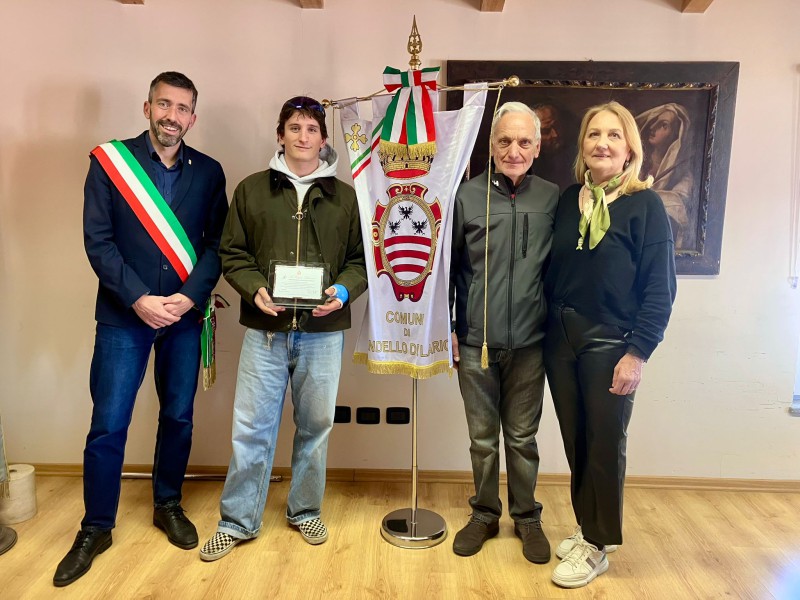 Sindaco_Riccardo_Fasoli_-_Federico_Pelizzari_-_Ass._Sport_Sergio_Gatti_-_Ass._Commercio_e_Turismo_Silvia_Nessi.jpg (115 KB)