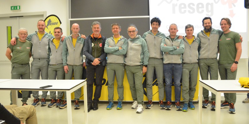 Team_Reseguppr.JPG (161 KB)