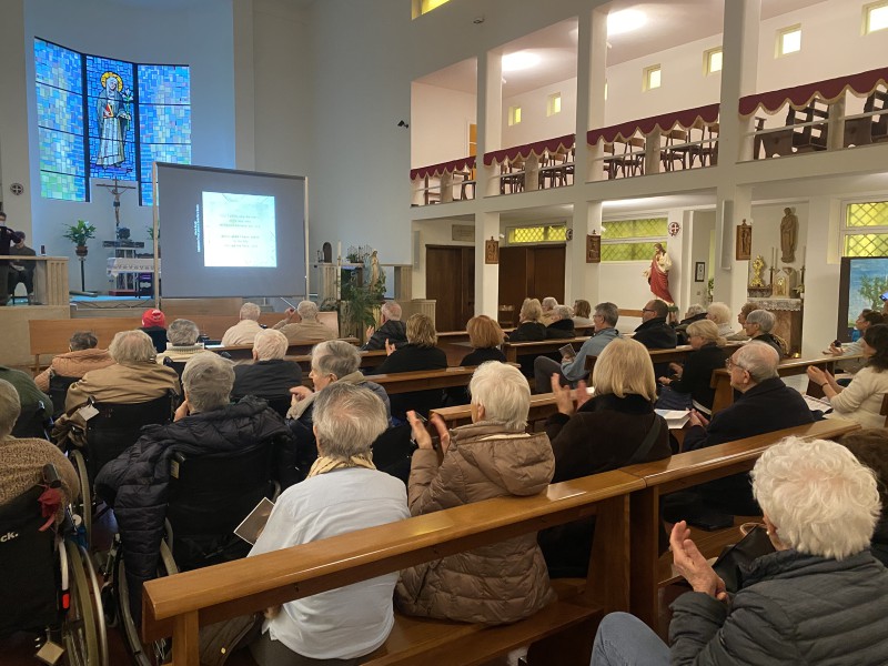 applausi.jpg (128 KB)