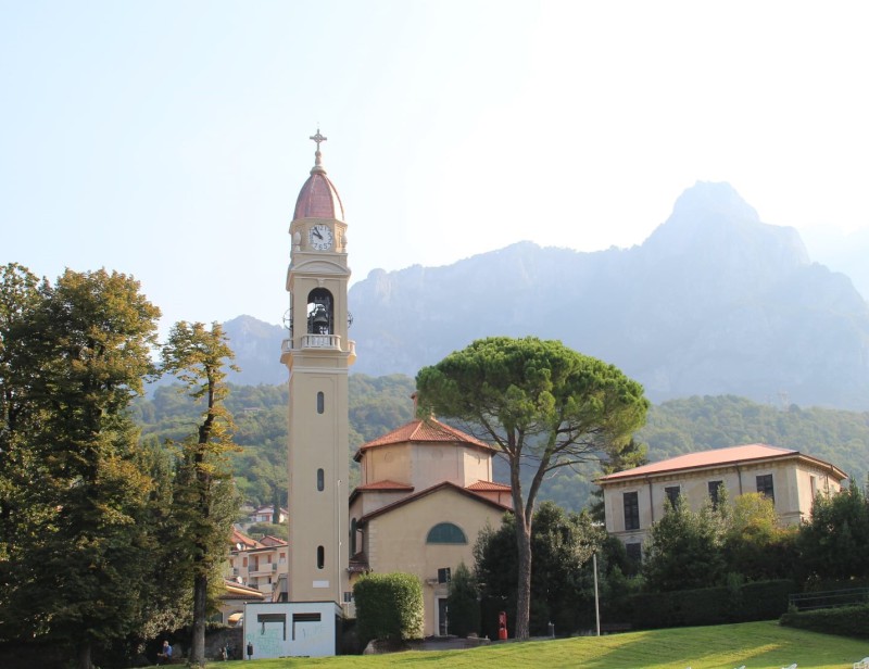 chiesa_germanedo_e_villa_eremo.jpg (91 KB)