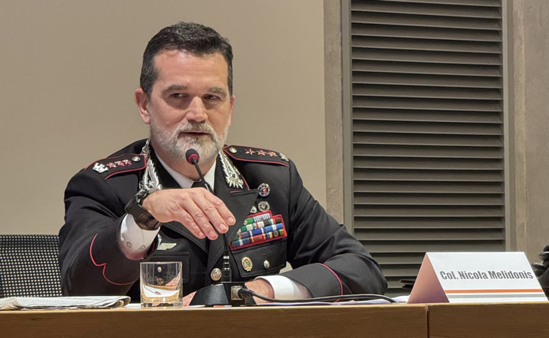 incontroidentita__3_.jpg (89 KB)