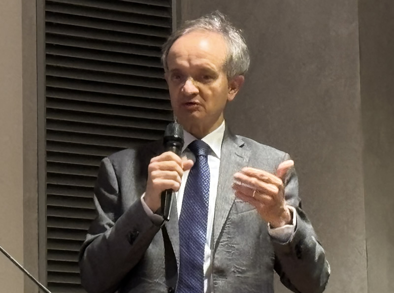 incontroidentita__4_.jpg (102 KB)