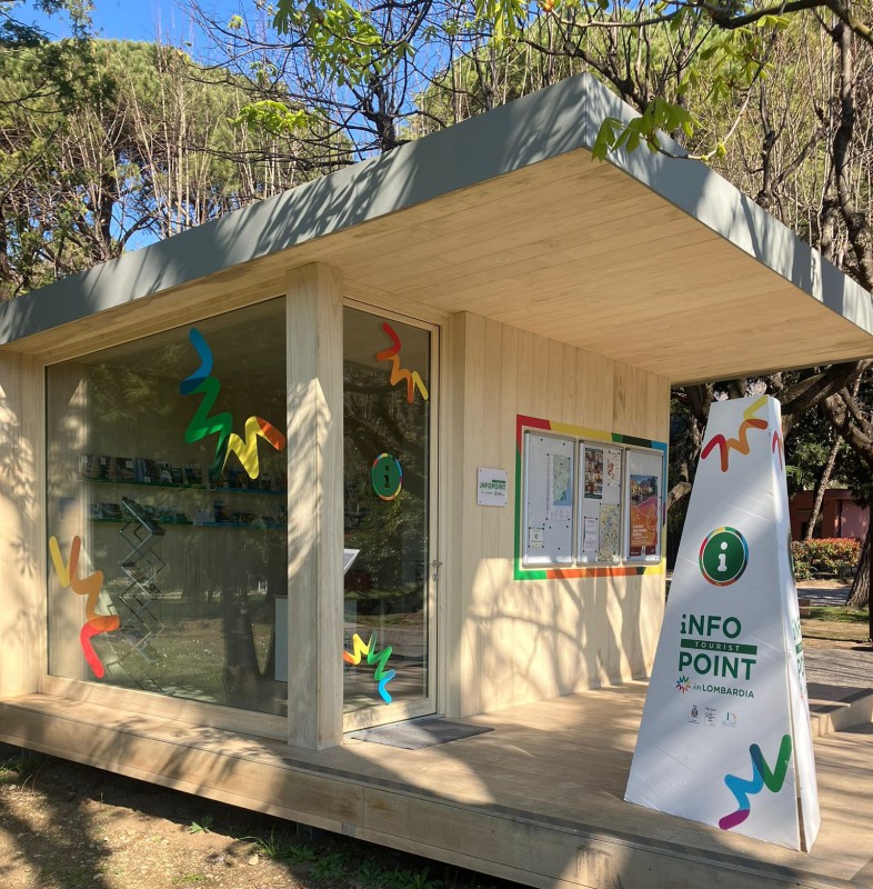 infopointmandello2.jpg (209 KB)