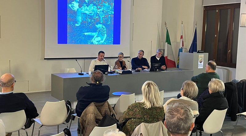 lecco_casaalber__7_.jpg (209 KB)