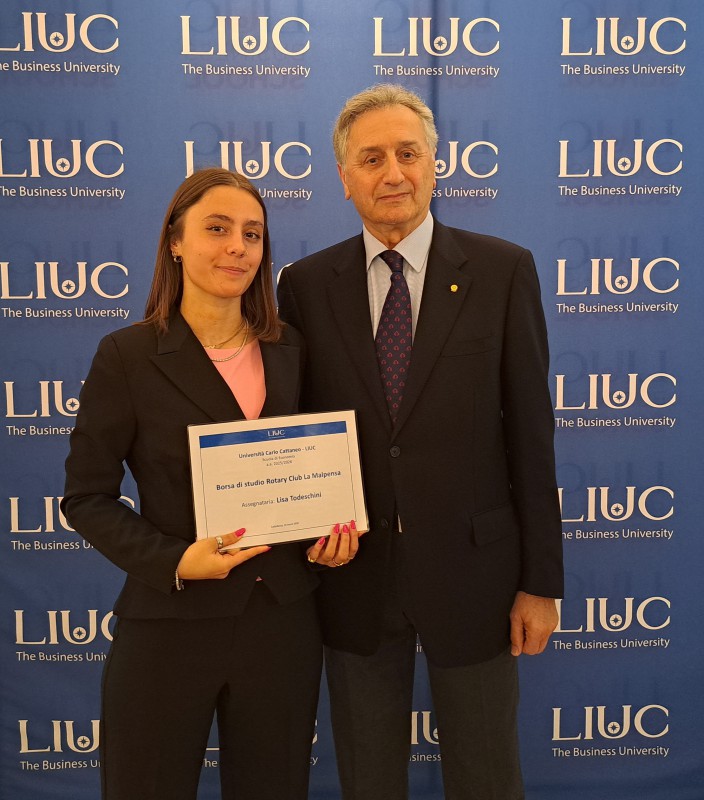 lisatodeschini.jpg (121 KB)