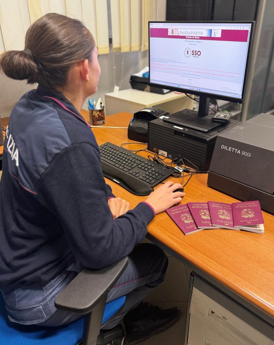 passaportoquestura1.jpg (187 KB)