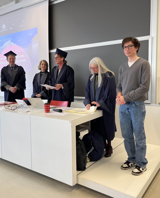 pensottiborsastudio__3_.jpg (185 KB)