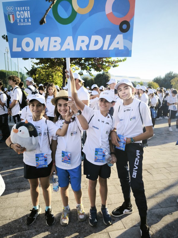 ASDNirvanaVerde_TrofeoConi.jpg (141 KB)