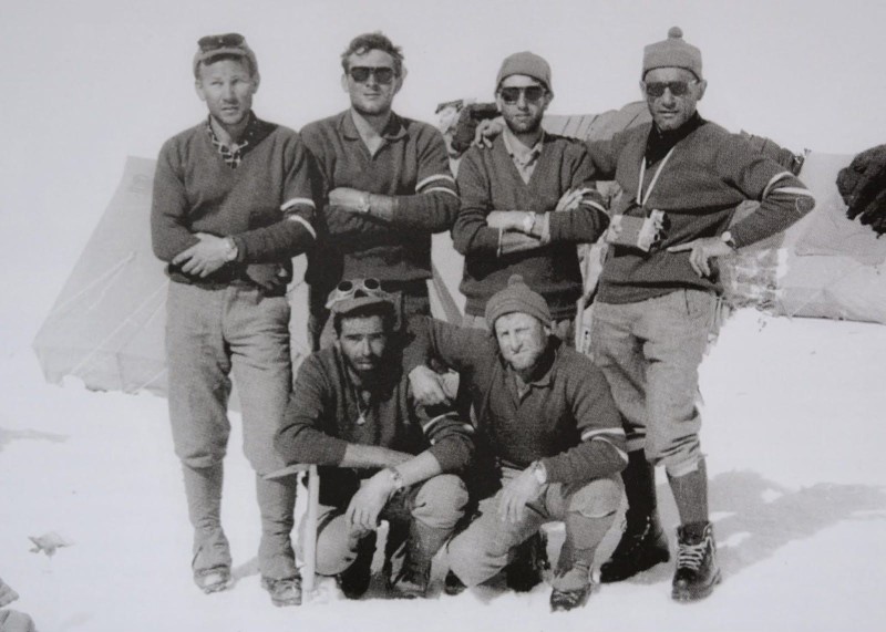 Al_McKinley__-_Airoldi___il_terzo_in_piedi_da_sinistra.jpg (82 KB)