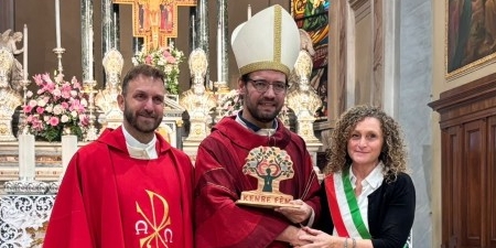 Lomagna_PremioKenbeFem__2_.jpg (90 KB)