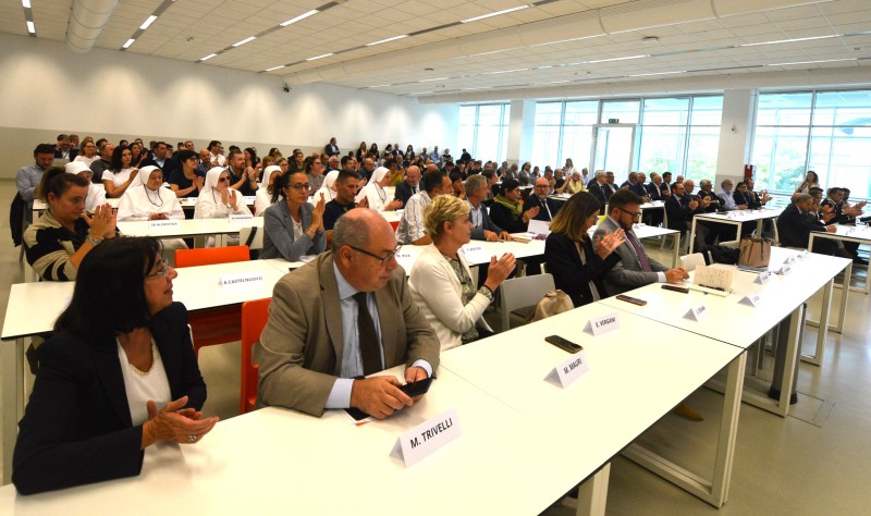 politecnicoincontrorettrice__2_.JPG (98 KB)