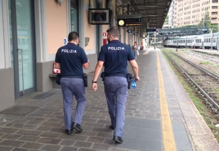 poliziastazione-1.jpg (101 KB)