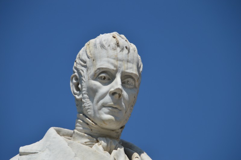 Bellano_monumento_a_Tommaso_Grossi__3_.JPG (34 KB)