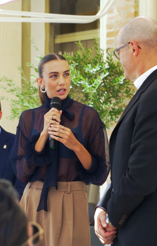 Chiara_Vinci_e_Mons._Davide_Milani.jpg (73 KB)