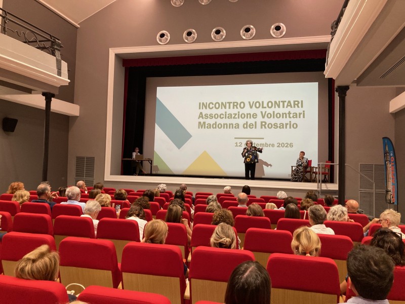 Rosita_Forcellini,_presidente_dell_AVMR_e_Susanna_De_Maron_durante_l_incontro.jpg (110 KB)