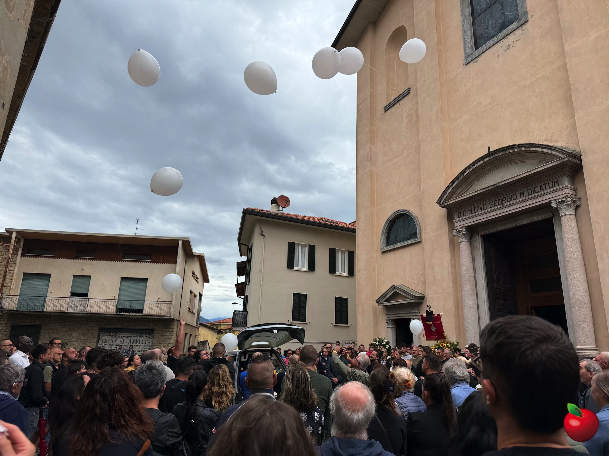 Valgre_funerale_Mamone10.jpg (752 KB)