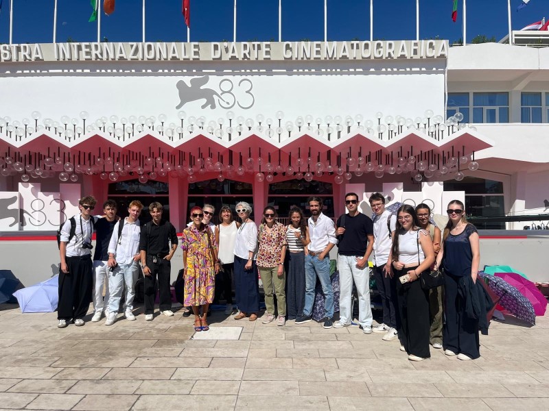 Volontari_e_giovani_del_Lecco_Film_Fest_2026_a_Venezia.JPG (145 KB)