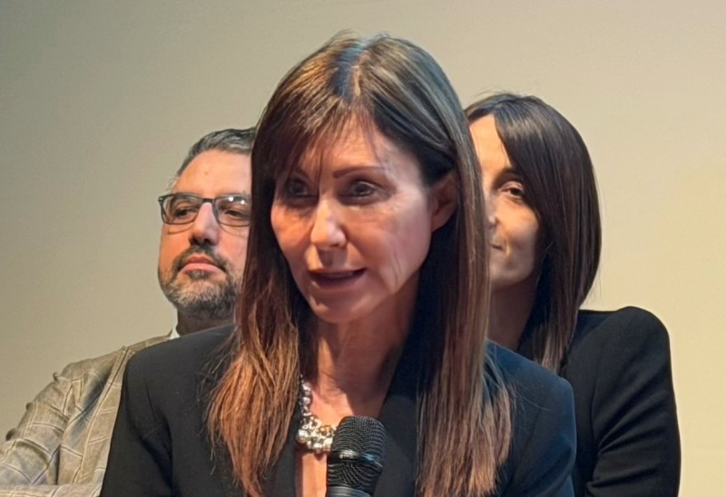 annacogliardi.jpg (72 KB)