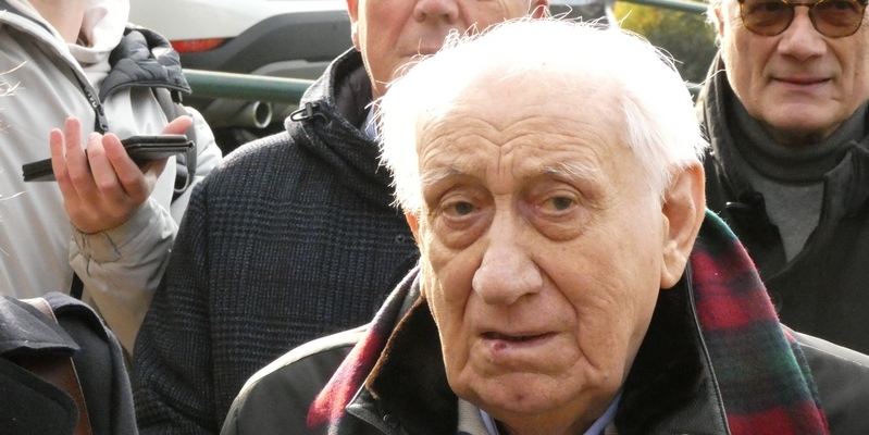 antoniocolombo2-1.jpg (222 KB)