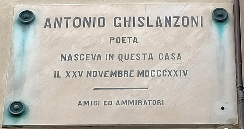 lapide_sulla_casa_natale_in_via_Roma_a_Lecco.jpg (80 KB)