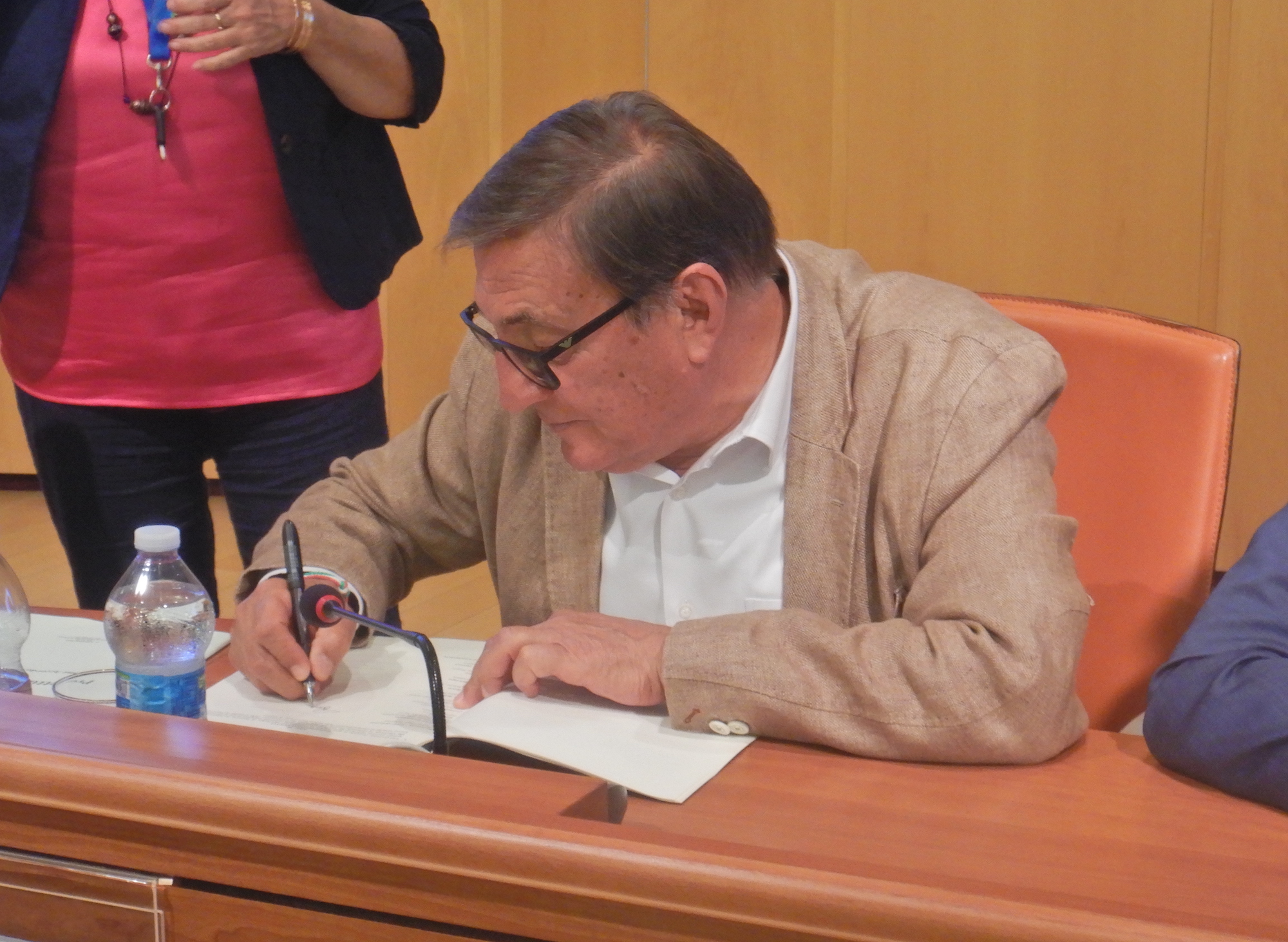 FirmaAccordoStazioni__1_.JPG (1.30 MB)