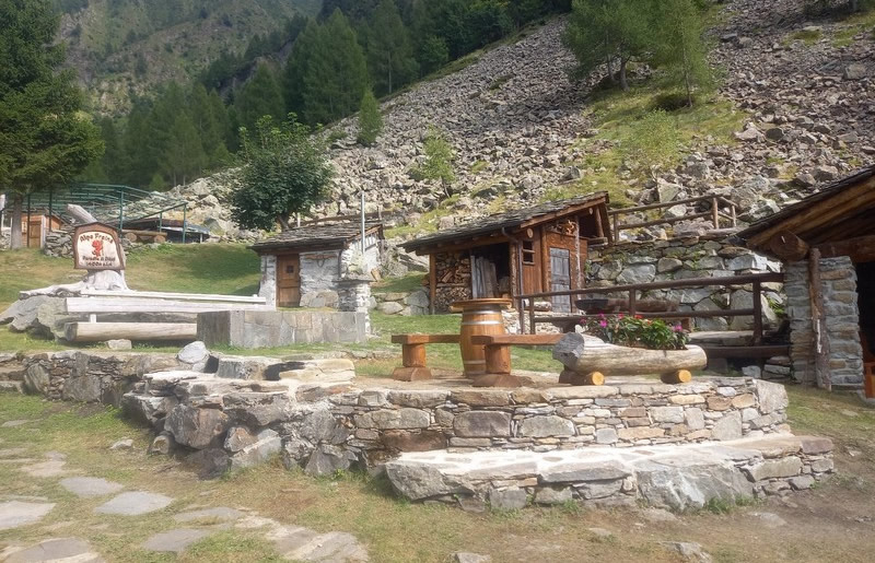 Nuova_area_picnic.jpg (177 KB)