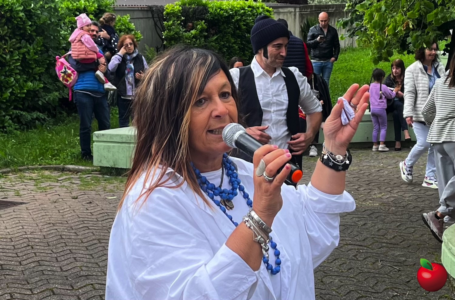 CalolzioPanchinaAsilo1.jpg (571 KB)