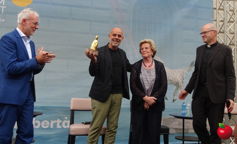 premioagostoni__29_.jpg (235 KB)