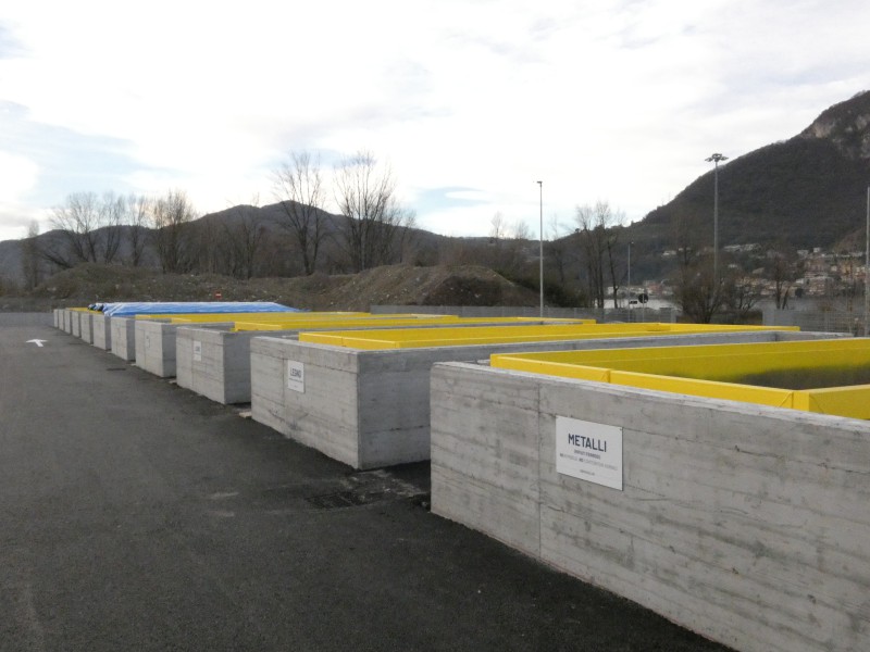 leccocentroraccoltarifiuti__6_.JPG (79 KB)