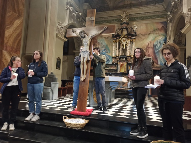 Via_crucis_2.jpg (121 KB)