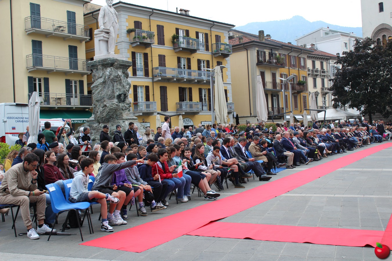 carabinierifesta0049.jpg (403 KB)