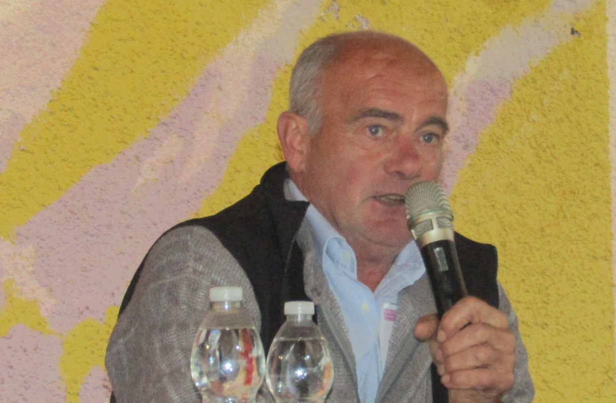 Colombo_2.JPG (518 KB)