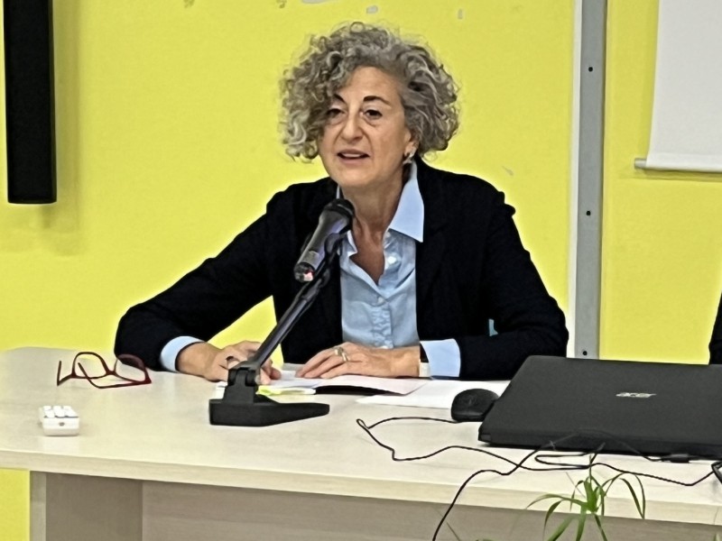 Professoressa_Toscano.jpg (82 KB)