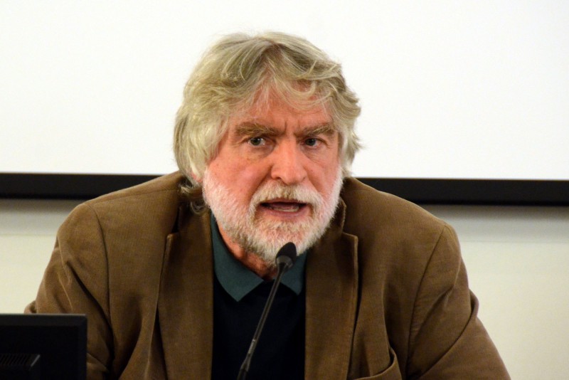 FINZIONI_1.jpg (64 KB)