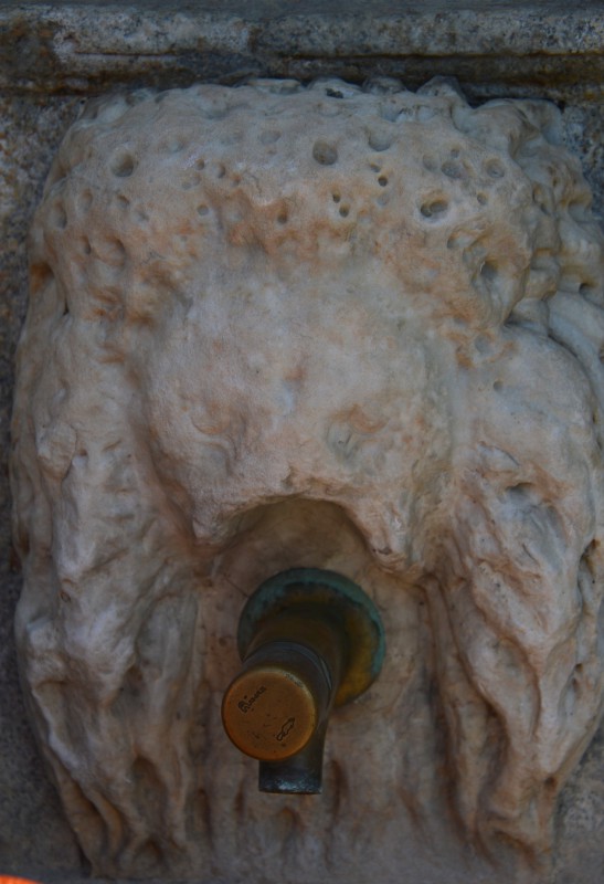 Castello_Fontana__3_.JPG (83 KB)