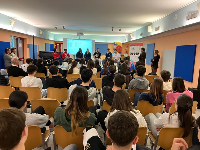 Liceo_Grassi_Lecco_2.jpeg (98 KB)