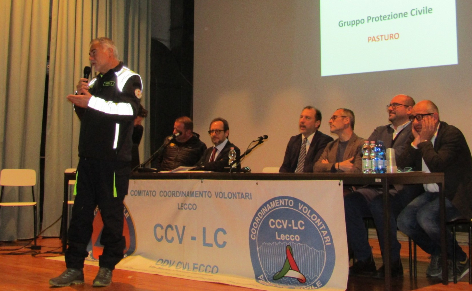 Tavolo_3.JPG (837 KB)