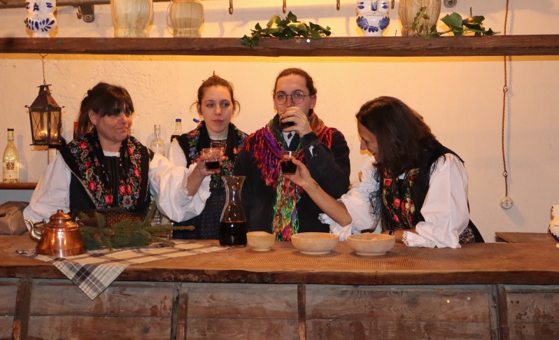 mercatininatalepremana__56_.jpg (175 KB)