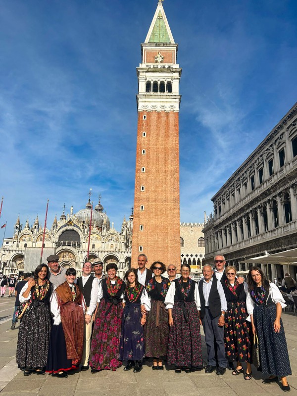 In_Piazza_San_Marco.jpg (148 KB)